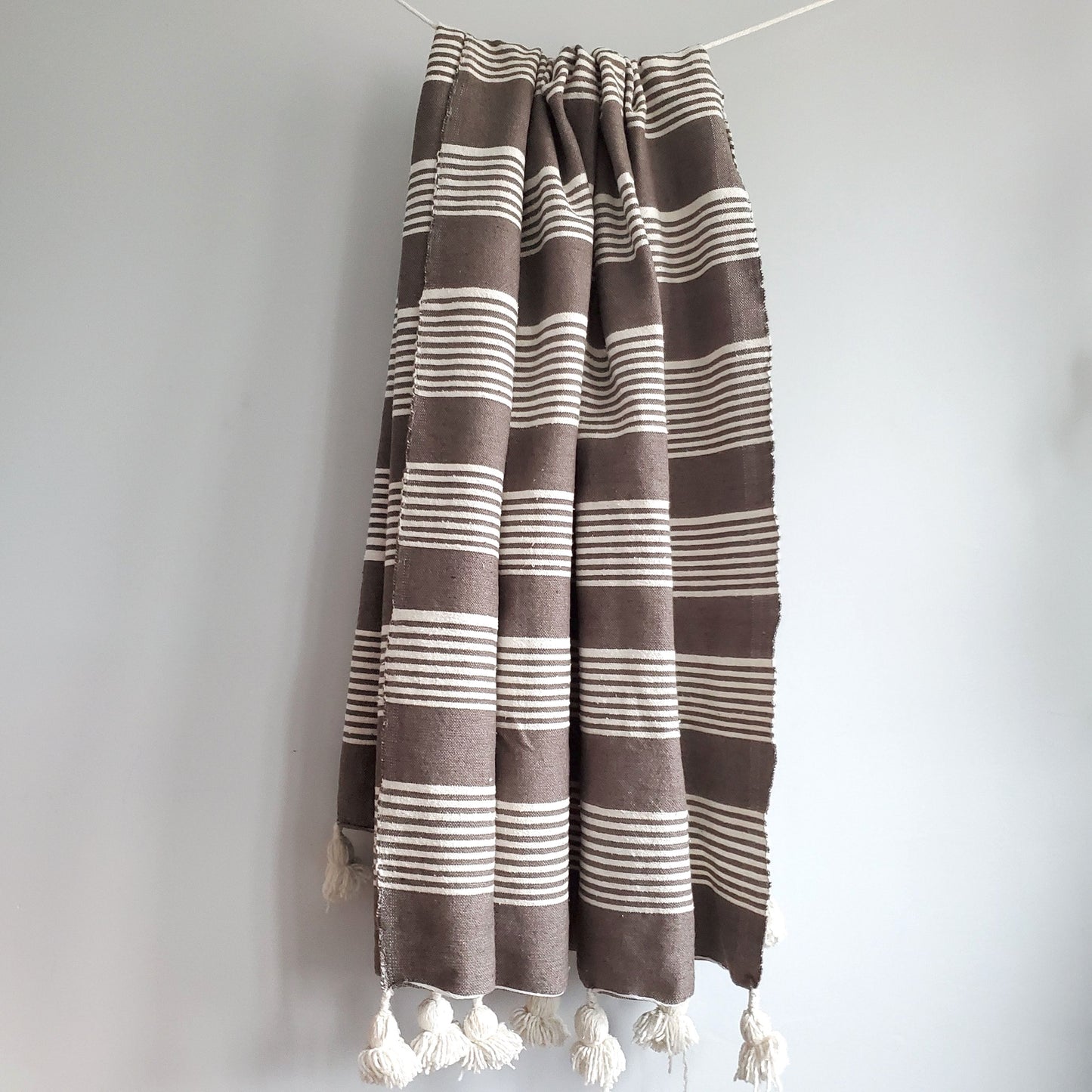 Moroccan Pompom Blanket - Chocolate Cream